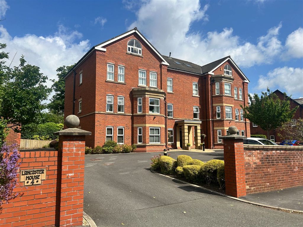3 bed flat for sale in Lancaster Road, Birkdale, Southport PR8, £