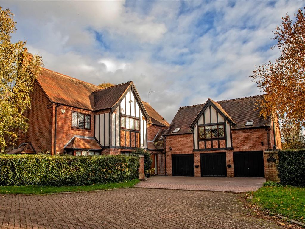 6 bed detached house for sale in The Woodwards, New Balderton, Newark