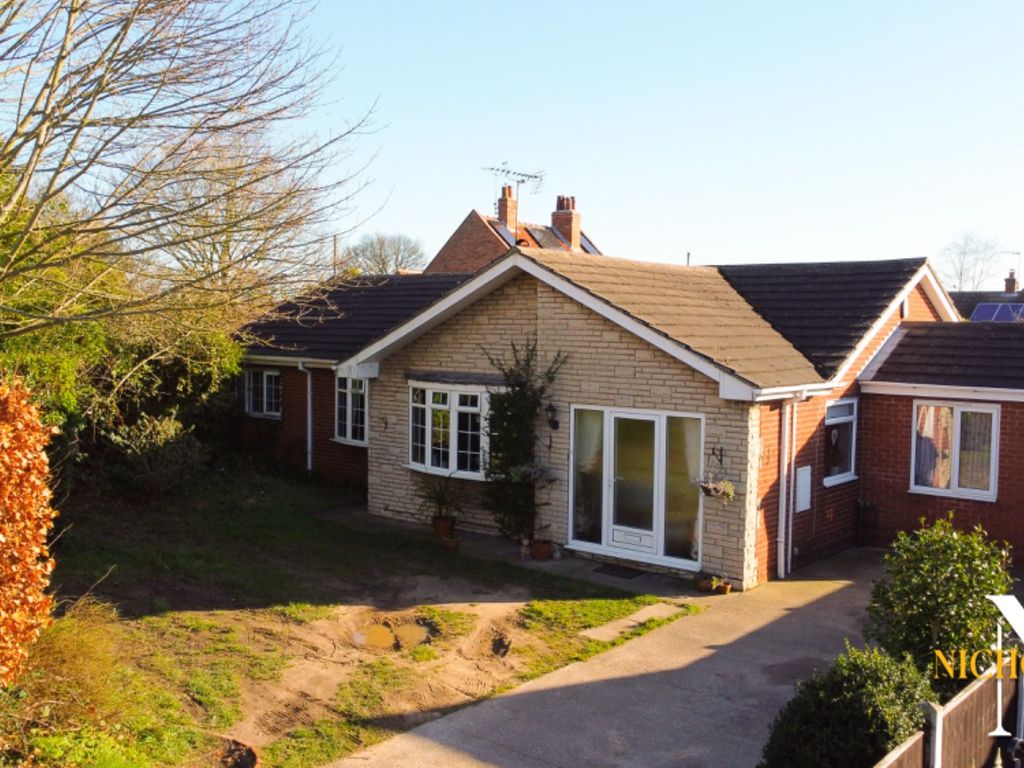 4 bed bungalow for sale in Beech Walk, Elkesley, Retford, Nottinghamshire DN22 Zoopla