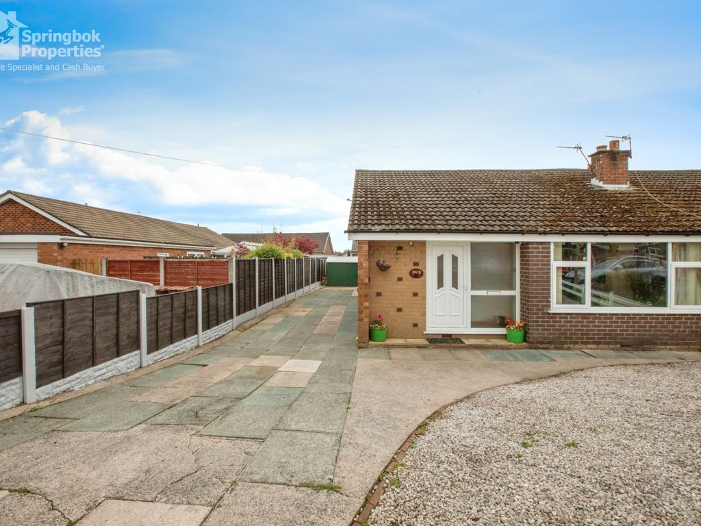 3 bed semidetached bungalow for sale in Poplar Close, Bamber Bridge