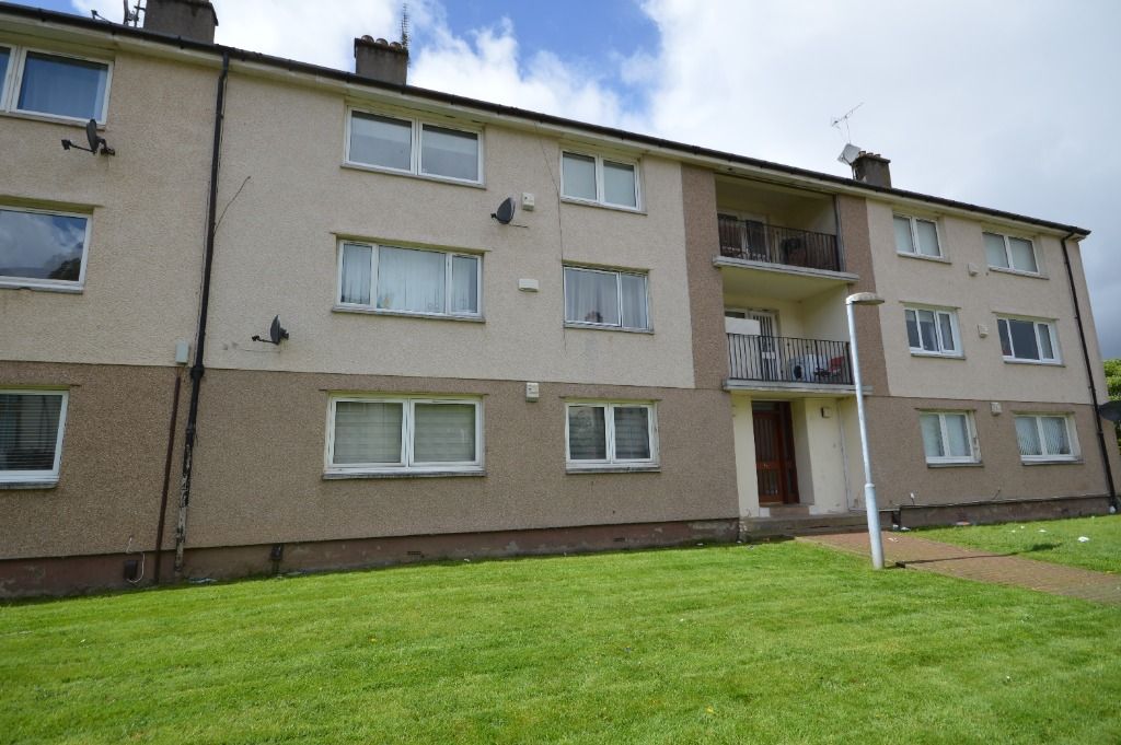 2 bed flat to rent in Garry Drive, Paisley, Renfrewshire PA2, £595 pcm