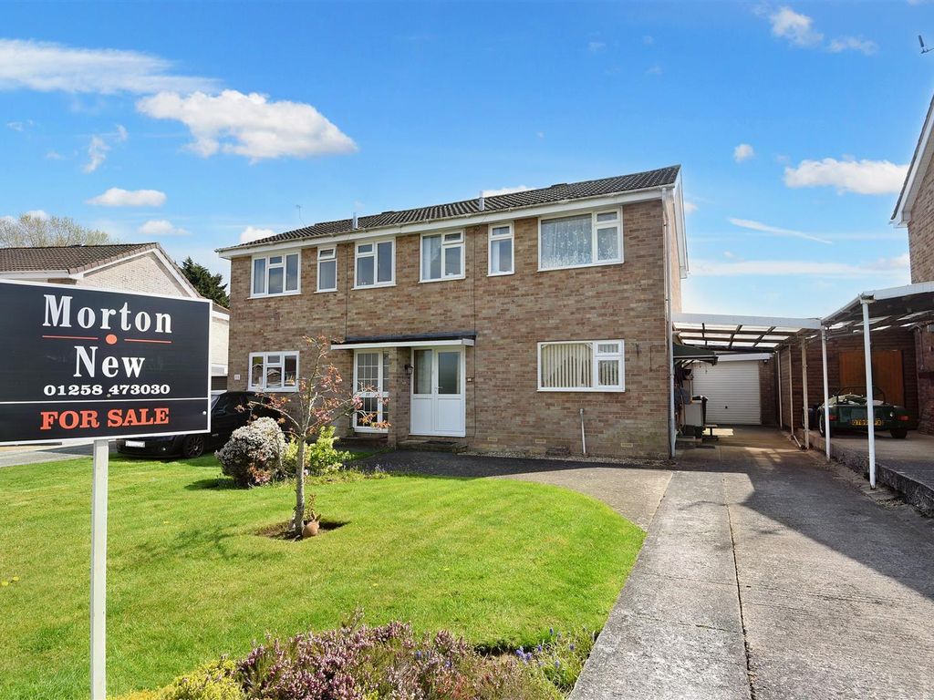 3 bed semidetached house for sale in Duncliffe Close, Stalbridge