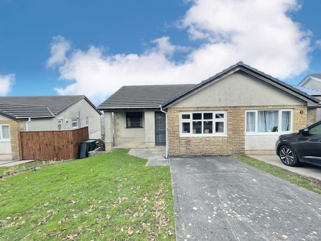 4 bed semidetached house for sale in Wren Avenue, Cimla, Neath SA11, £