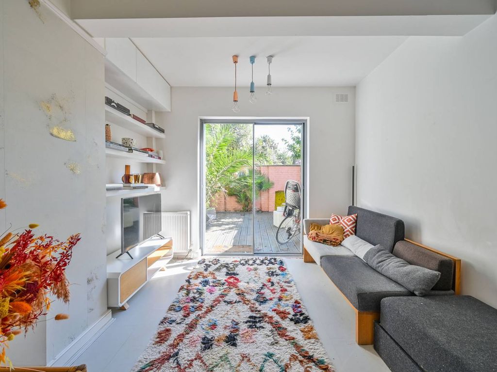 Chiltern Works 5Hy Tottenham London N15  