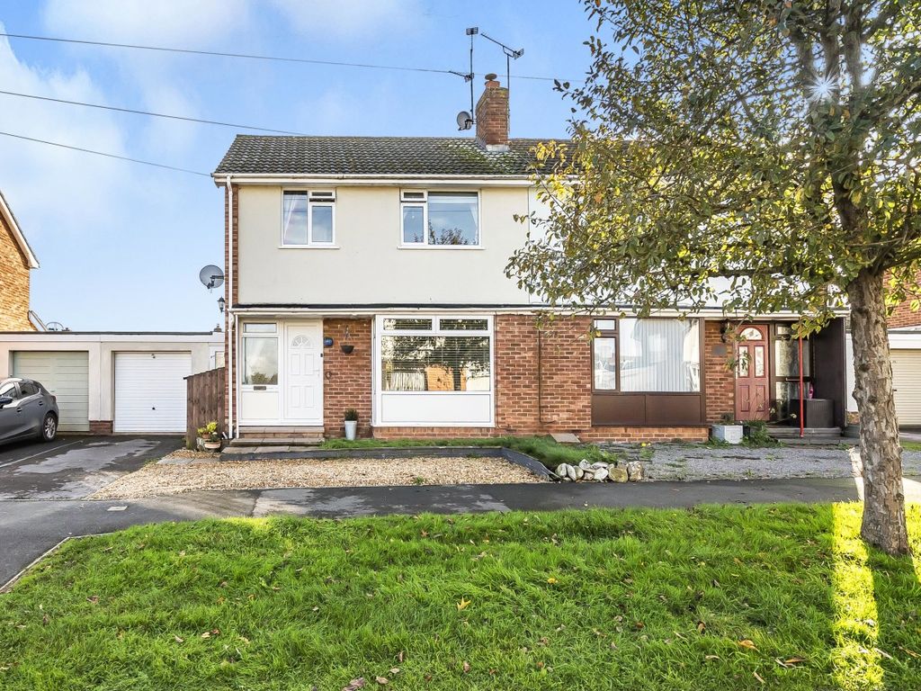 3 bed semidetached house for sale in Lawn Meadow, Ruishton, Taunton