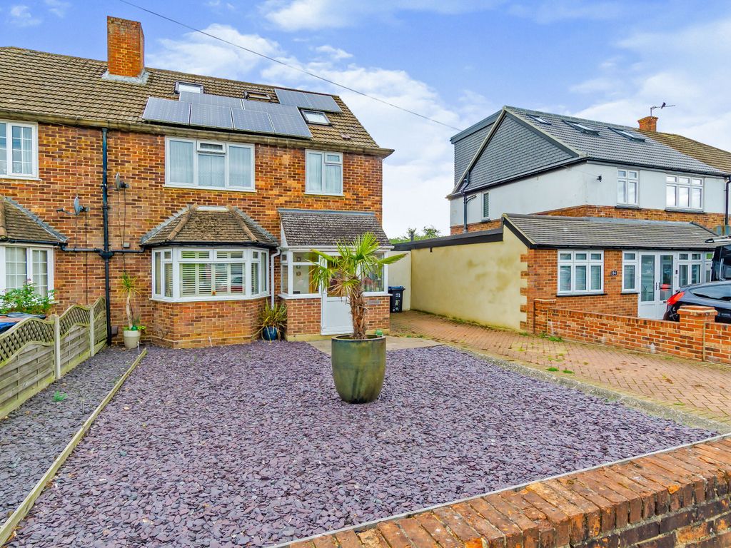 5 bed semidetached house for sale in Wentworth Way, Sanderstead, South