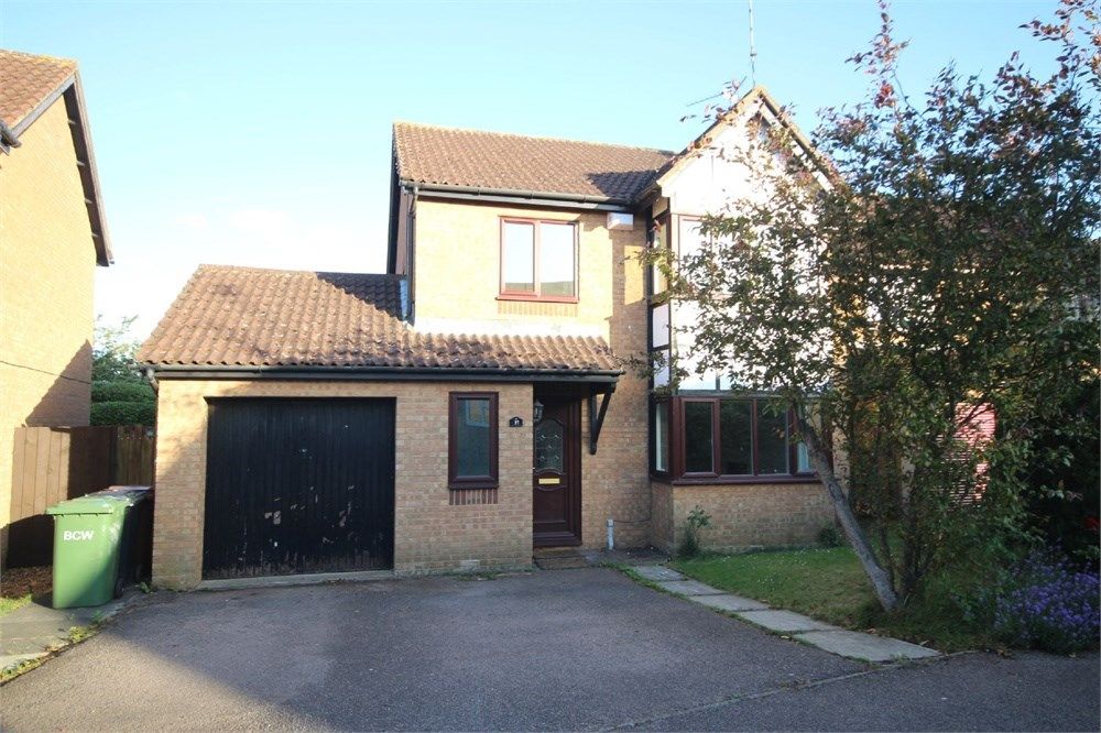 4 bed detached house to rent in Chatsworth Drive, Wellingborough NN8, £