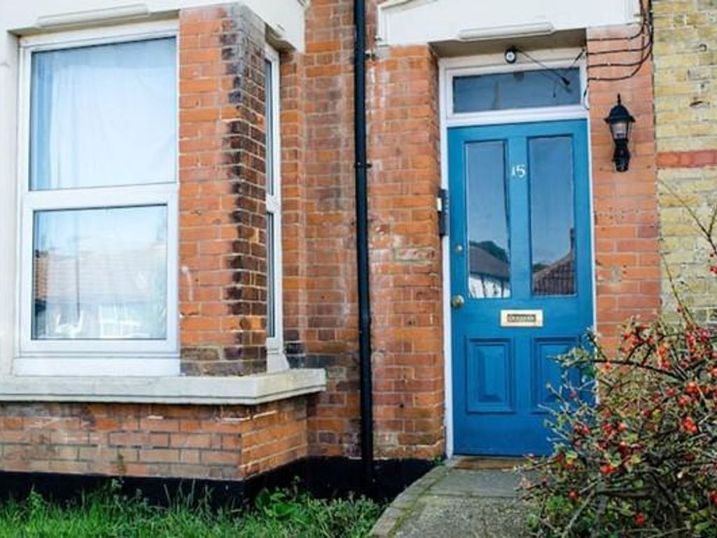 2 bed flat to rent in Cliftonville Avenue, Margate CT9 Zoopla