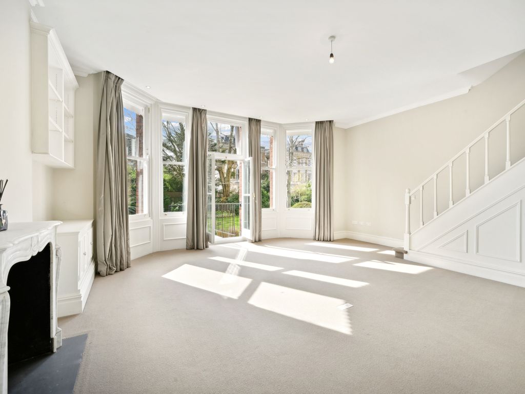 3 bed flat to rent in Cresswell Gardens, South Kensington SW5, £7,800