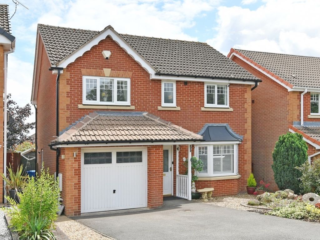 4 bed detached house for sale in Parkside View, Chesterfield