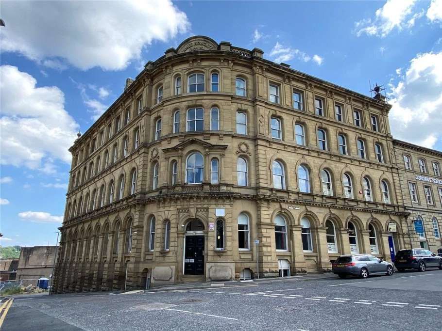 2 bed flat to rent in Howgate House, Dewsbury WF13 Zoopla