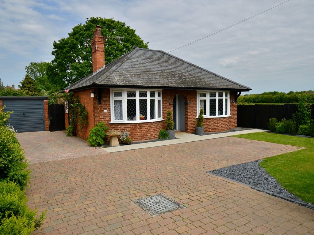 3 bed bungalow for sale in Brewers Lane, Badsey, Evesham WR11, £540,000