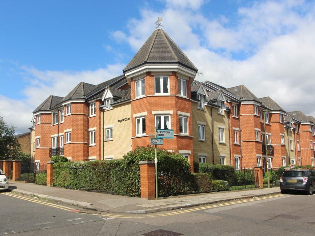 1 bed property for sale in Leicester Road, New EN5, £