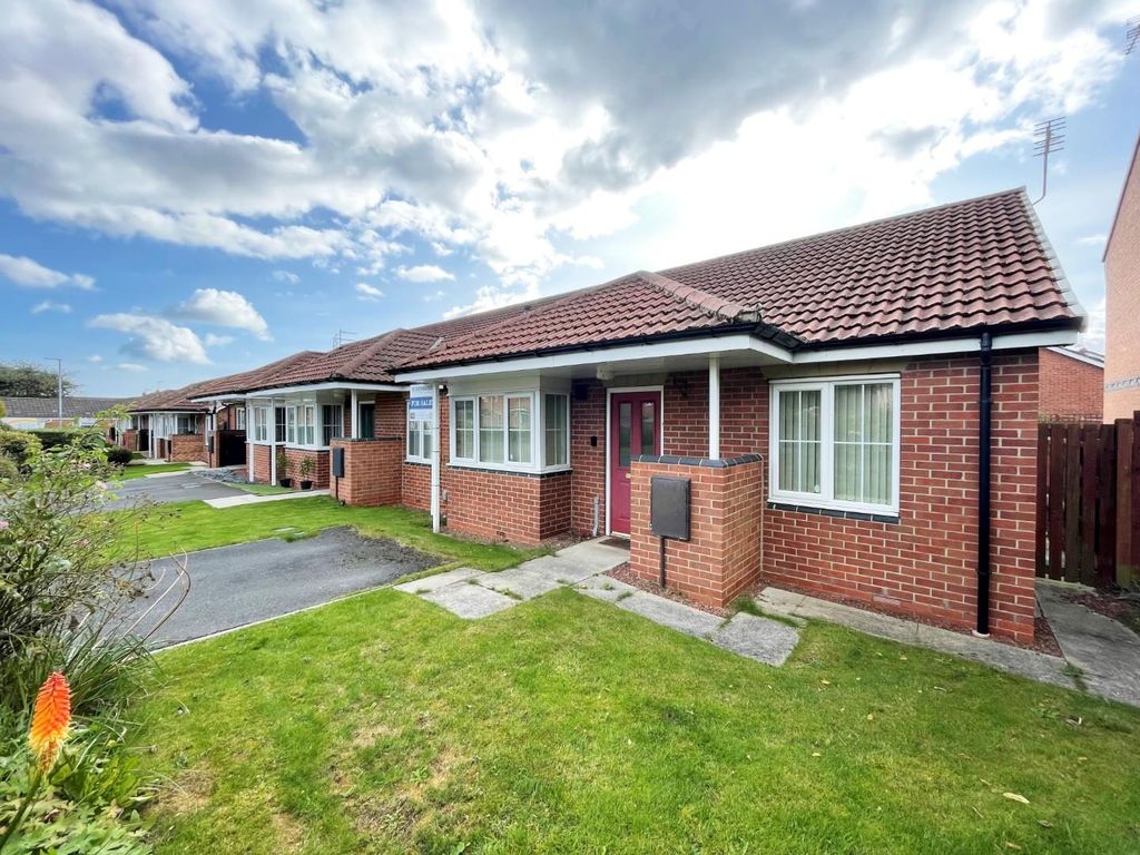 2 bed semidetached bungalow for sale in Hartoft Square, Trinity Square