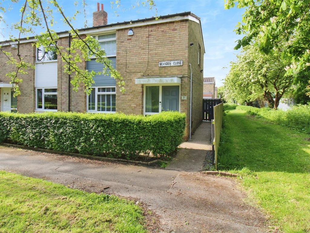 2 bed end terrace house for sale in Neasden Close, Hull HU8, £137,500