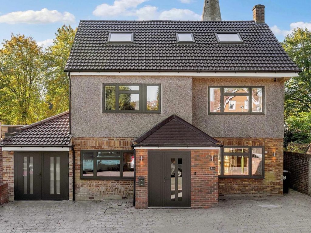 5 bed detached house for sale in Hanbury Close, Ware SG12 Zoopla