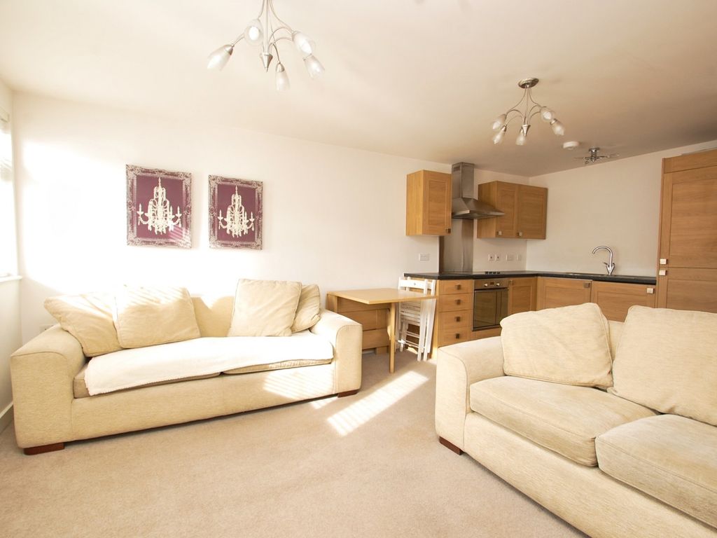 Arcade Chambers, St. Thomas Road CM14  