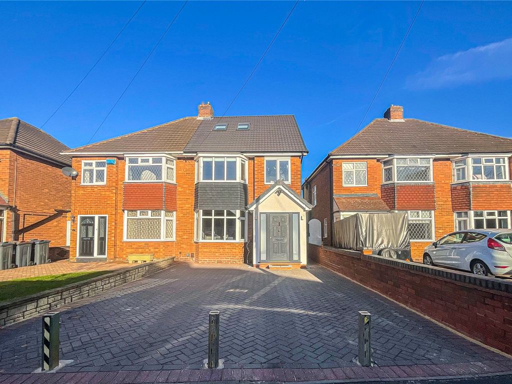 4 bed semidetached house for sale in Pentridge Close, Sutton Coldfield