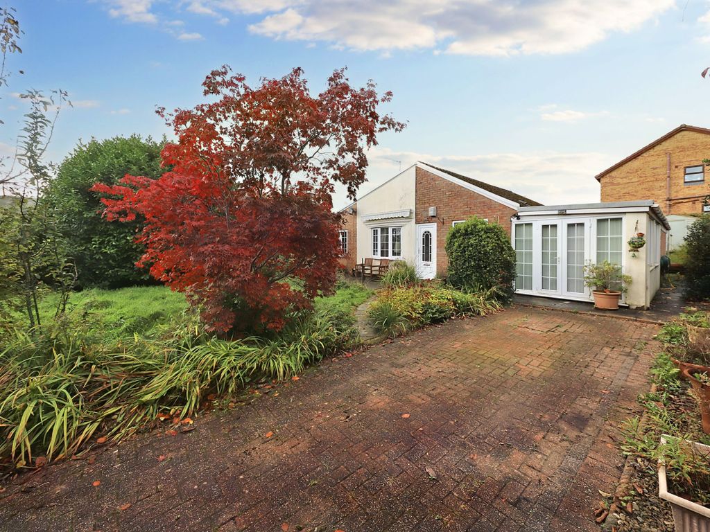 3 bed detached bungalow for sale in Moorland Close, Hirwaun, Aberdare