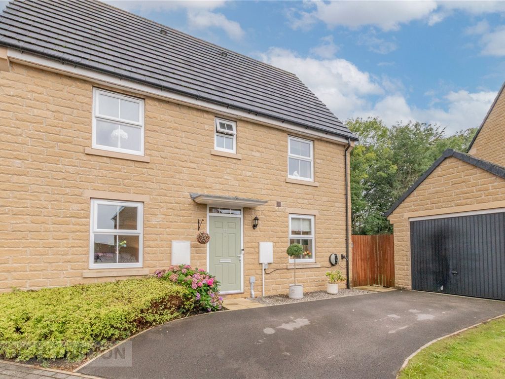 3 bed semidetached house for sale in Admiral Way, Halifax, West