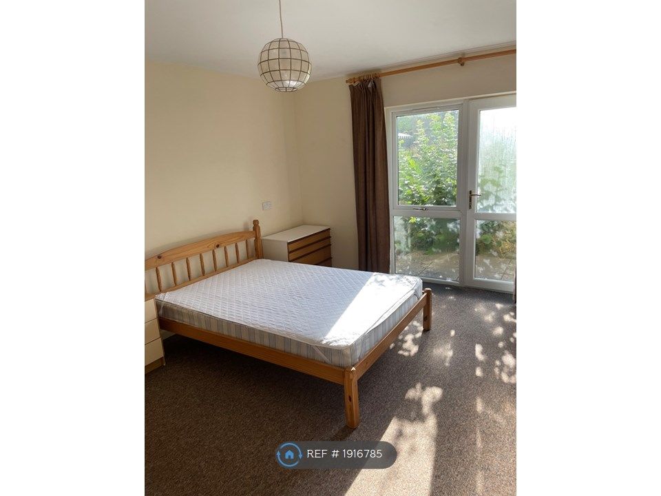 3 bed flat to rent in Ringwood Road, Bath BA2, £2,025 pcm Zoopla