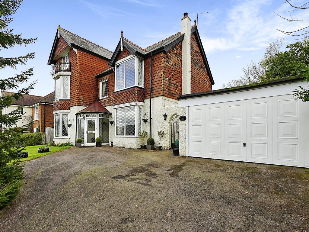 5 bed detached house for sale in Eythorne Road, Shepherdswell, Dover