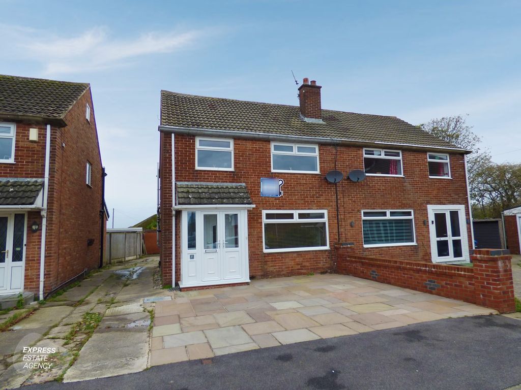 3 bed semidetached house for sale in Beverly Close, ThorntonCleveleys