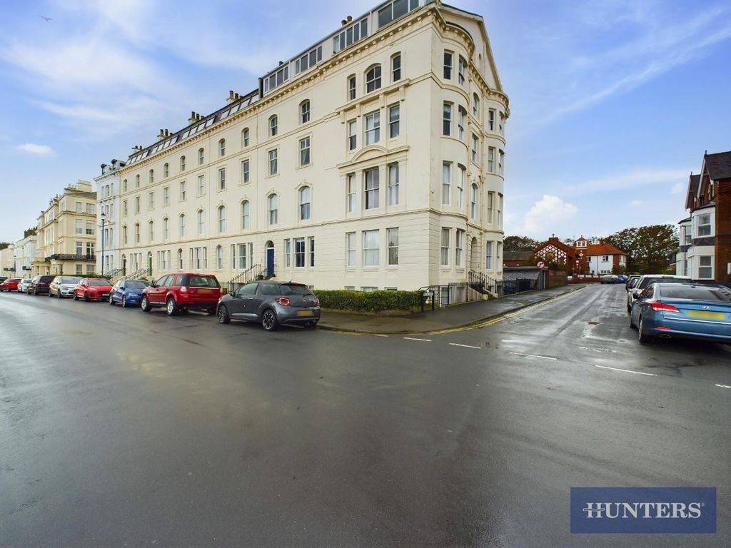 2 bed flat for sale in The Crescent, Filey YO14, £120,000 Zoopla
