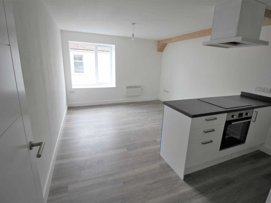 1 bed flat to rent in Alexandra Parade, WestonSuperMare BS23, £675