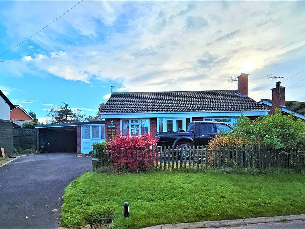 2 bed detached bungalow for sale in Sinton Green, Hallow, Worcester WR2, £350,000 Zoopla