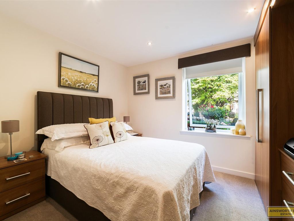 1 bed flat for sale in Oldfield Avenue, Darwen BB3, £125,000 Zoopla