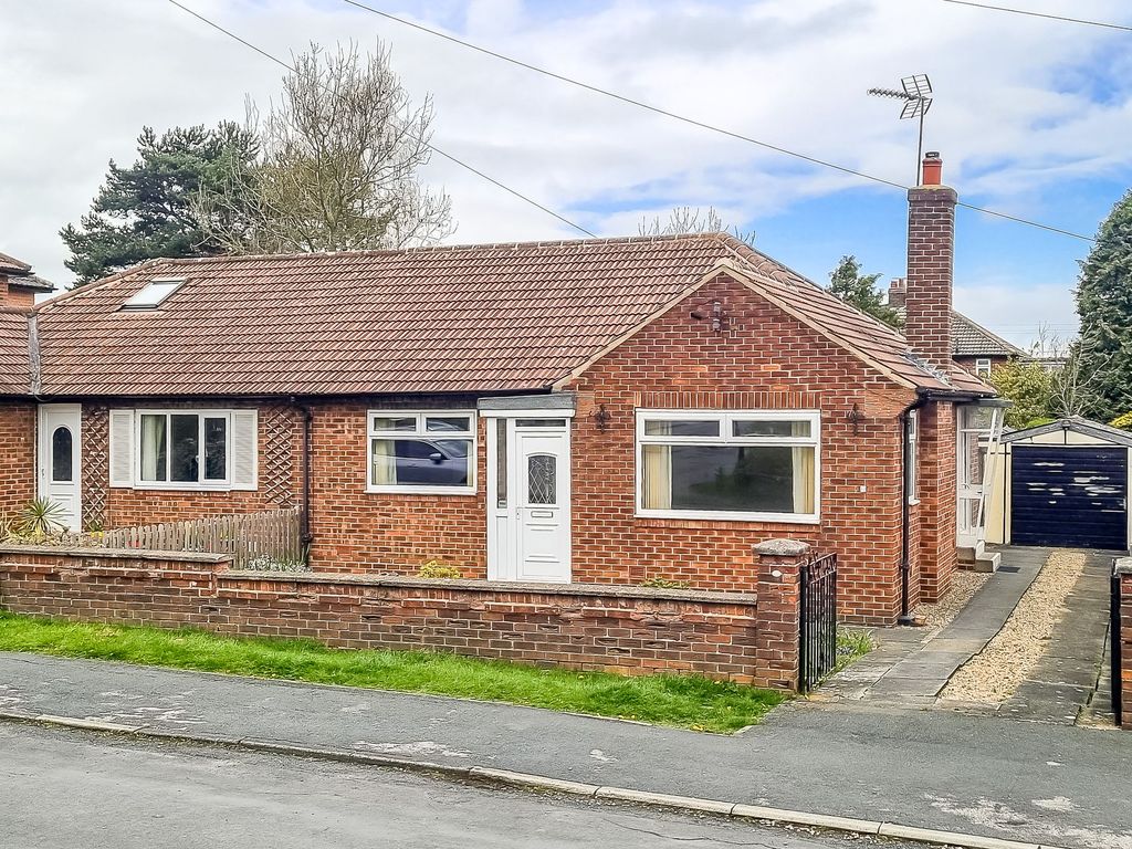 2 bed semidetached bungalow for sale in Hawes Road, Harrogate HG1, £
