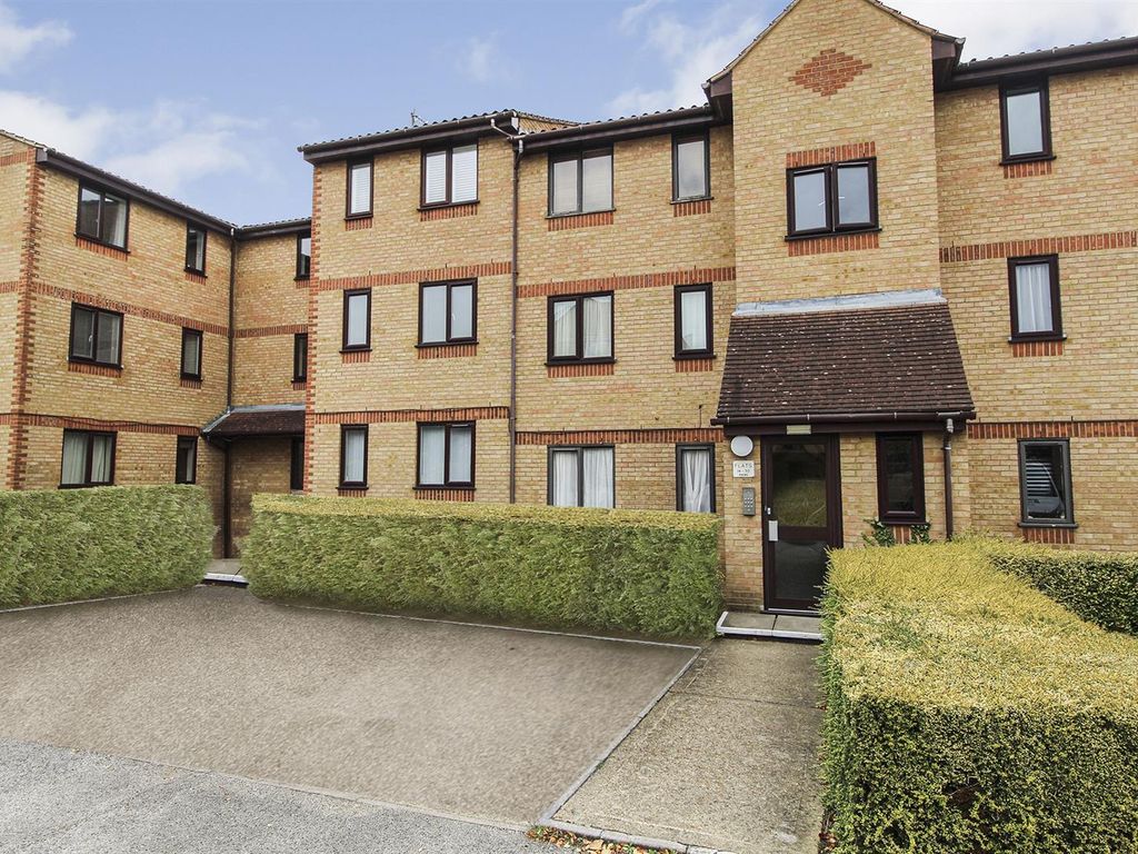 2 bed flat for sale in Lowestoft Drive, Burnham, Slough SL1 Zoopla