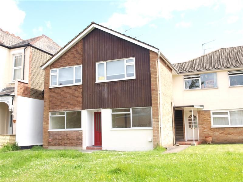 2 bed flat to rent in Redbourne House, Redbourne Avenue, Finchley N3