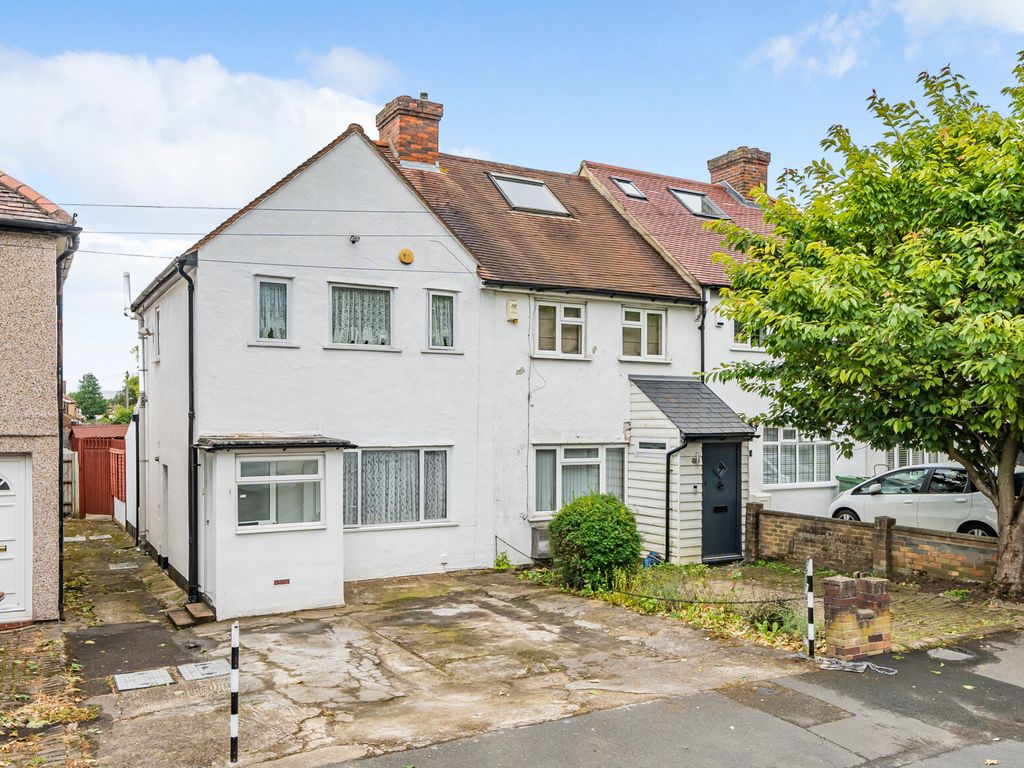 2 bed end terrace house for sale in Alberta Avenue, Cheam, Sutton SM1