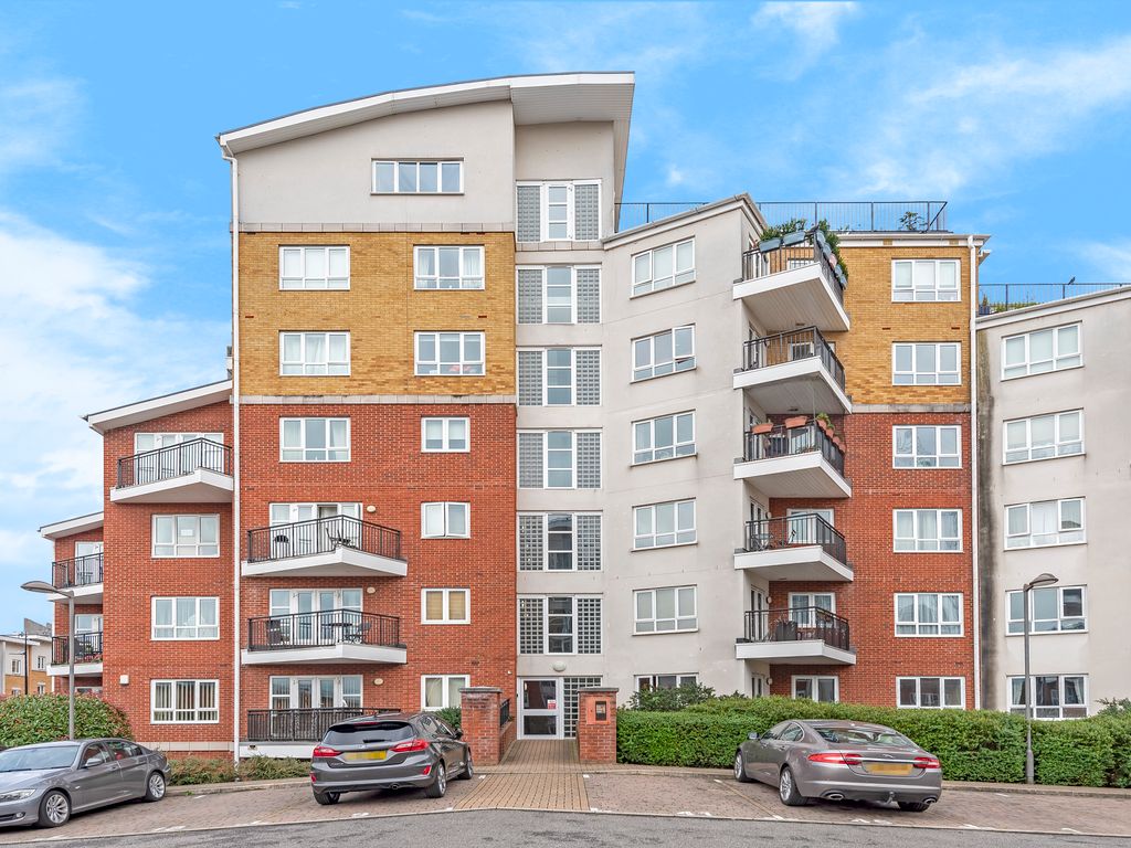 2 bed flat to rent in Rockwell Court, Watford, Hertfordshire WD18 Zoopla