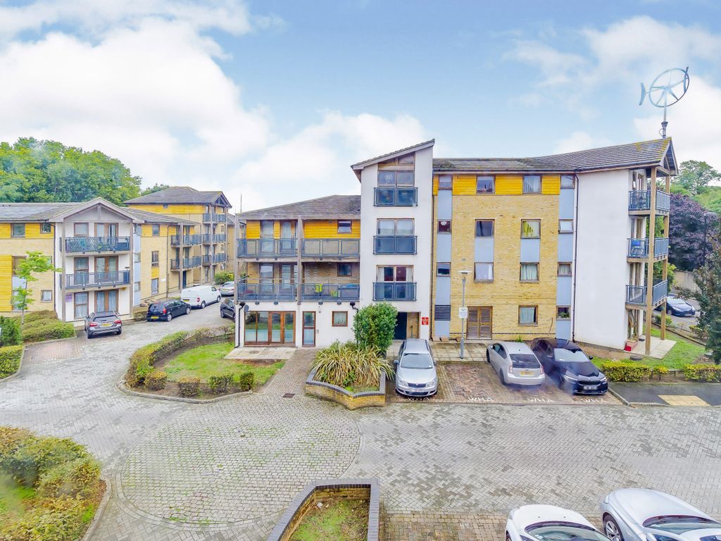 1 Clarke Close Croydon CR0  