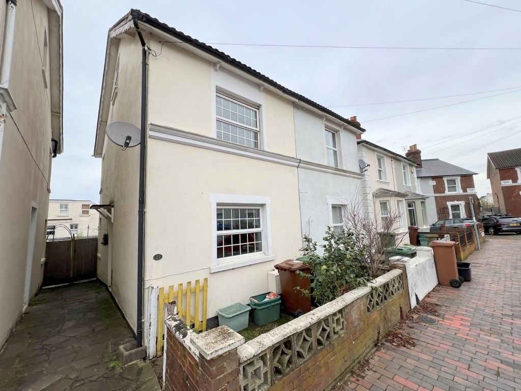 4 bed semidetached house to rent in Chandos Road, Tunbridge Wells TN1, £1,695 pcm Zoopla