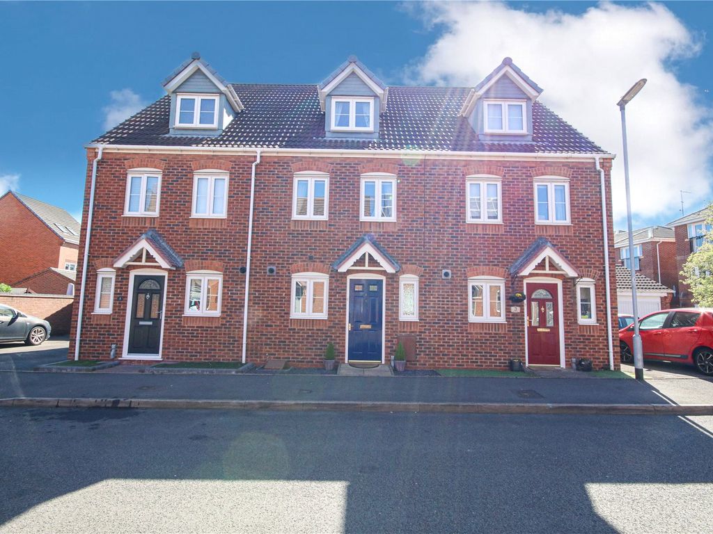 3 bed terraced house for sale in Waterfall Close, Wilnecote, Tamworth