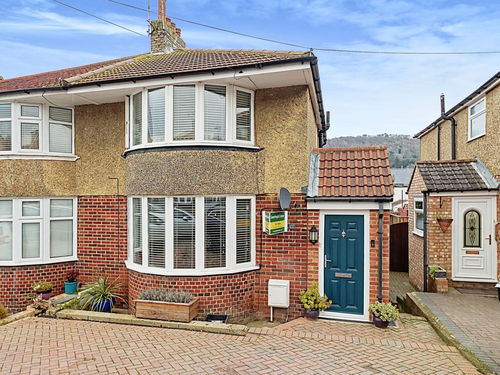 3 bed semidetached house for sale in Lewisham Road, Dover, Kent CT17