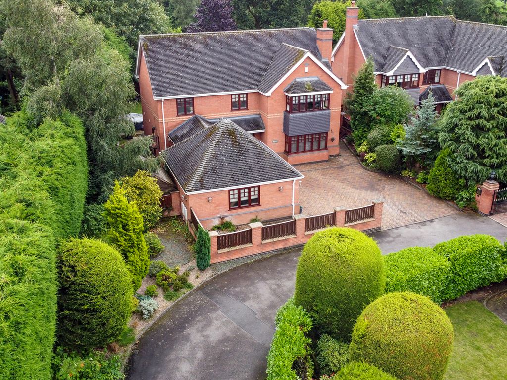 6 bed detached house for sale in Chapel Drive, Mile Oak, Tamworth B78