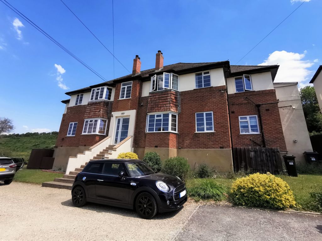 2 bed flat for sale in East Chisenbury, Pewsey SN9 Zoopla