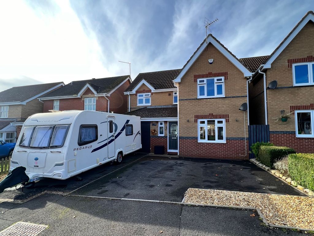 4 bed detached house for sale in Llanmead Gardens, Rhoose CF62, £395,000 Zoopla