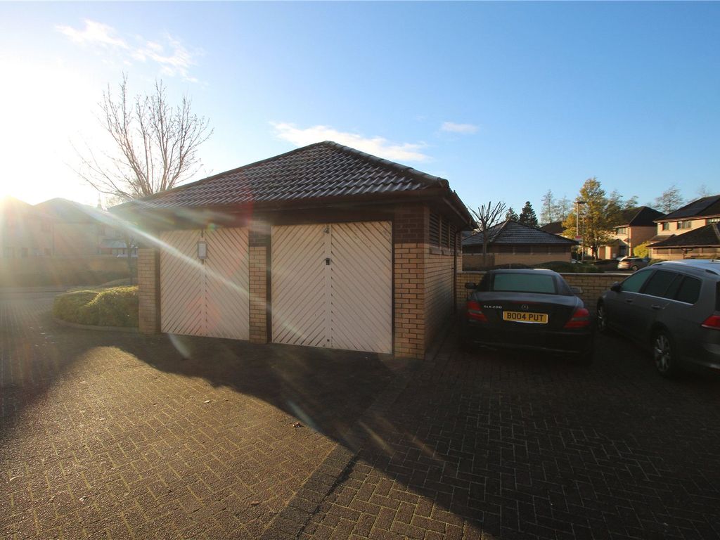 Garage Mavis Bank Gardens, Glasgow G51  