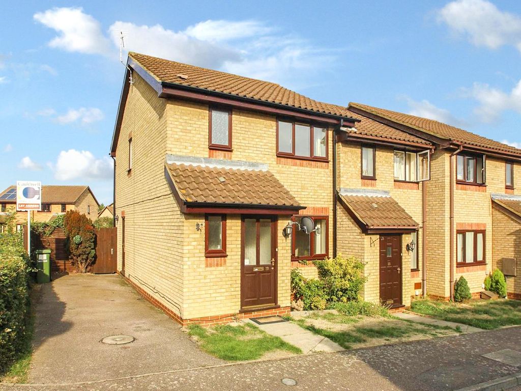 3 bed end terrace house for sale in Twinflower, Walnut Tree, Milton