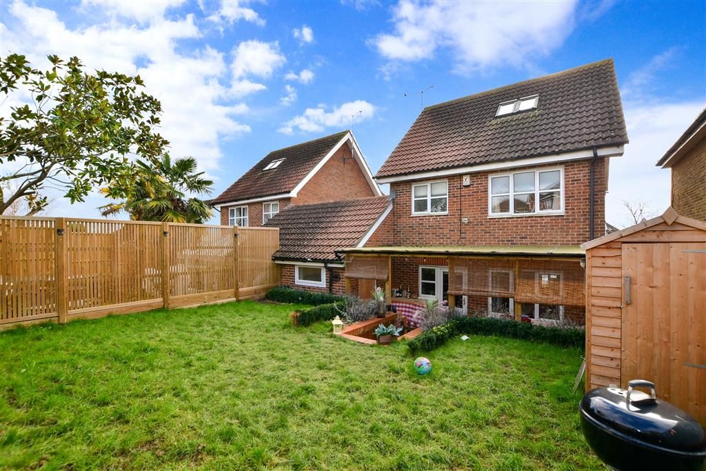 3 bed linkdetached house for sale in Rosewood Drive, Ashford, Kent TN25 Zoopla