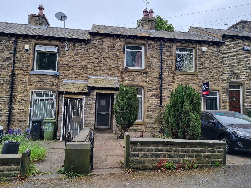 2 bed terraced house for sale in Sunningdale Road, Crosland Moor