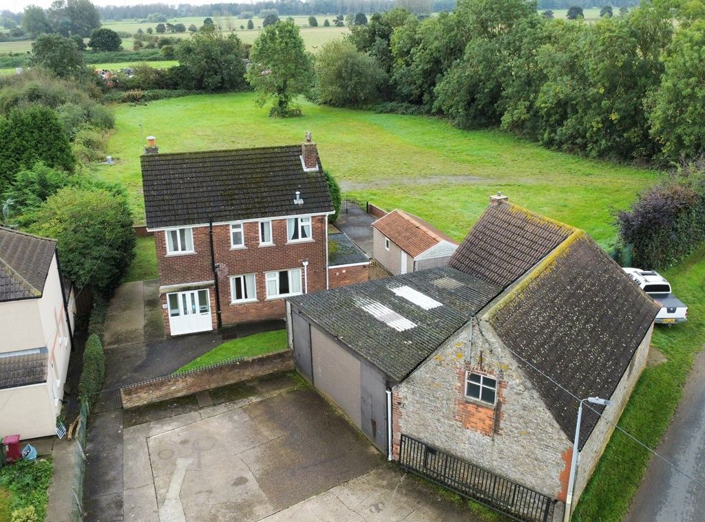 3 bed detached house for sale in Carr Lane, Thealby DN15, £375,000 Zoopla