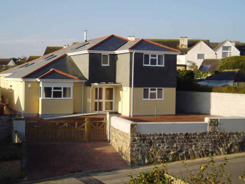 5 bed detached house for sale in Alexandra Road, St. Ives TR26, £