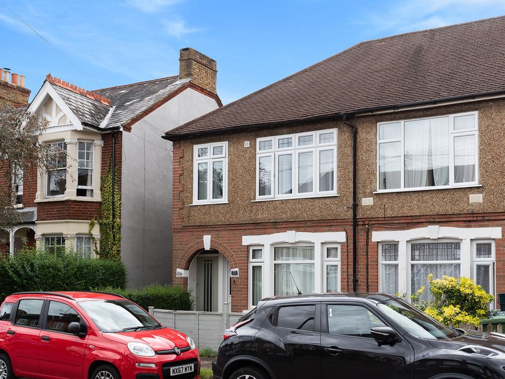 1 bed for sale in Penton Avenue, StainesUponThames TW18, £265,000 Zoopla